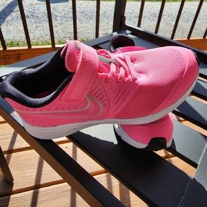 Nike Kids Star Runner 2 pink/white/black size 1